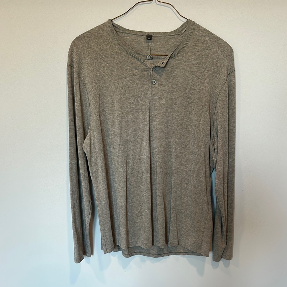 Men's Gray Long Sleeve Shirt